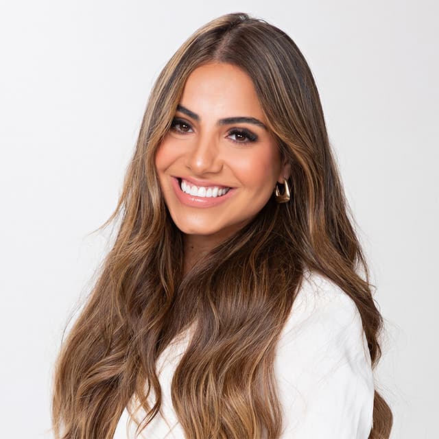 Gabriela Rocha artist profile image