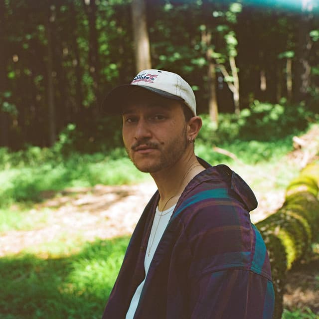 Izzy Heltai's artist profile image