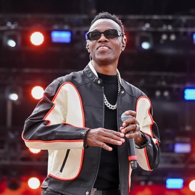 Wayne Wonder artist profile image