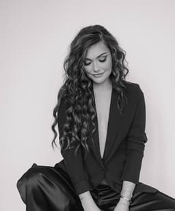 Kylie Morgan's artist profile image