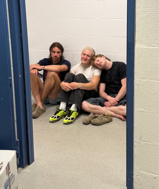 01099 artist profile image