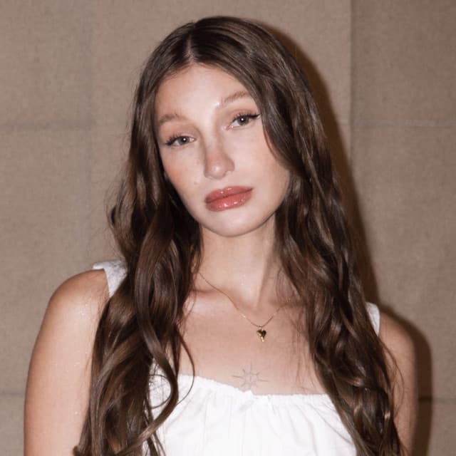 Yami Safdie artist profile image