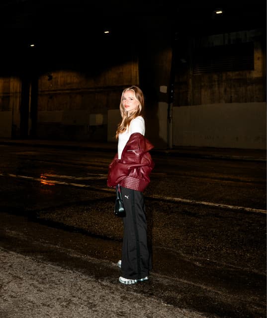 Jackie Hollander artist profile image