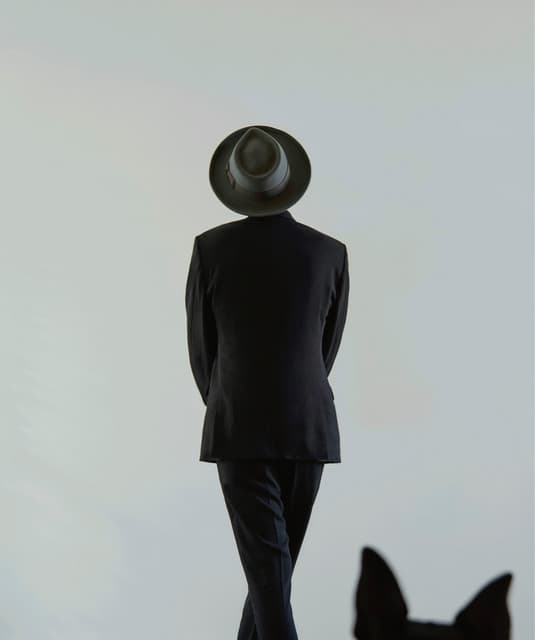 Finn Andrews artist profile image
