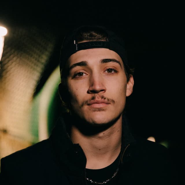 Avery Roberson artist profile image