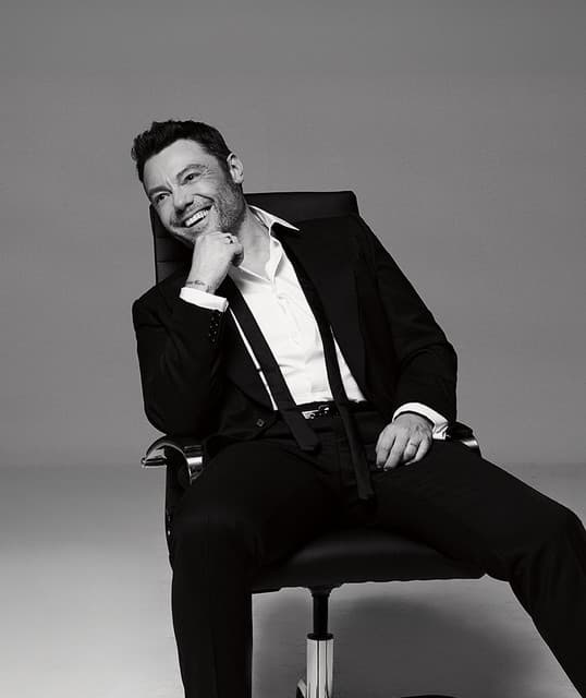 Tiziano Ferro artist profile image