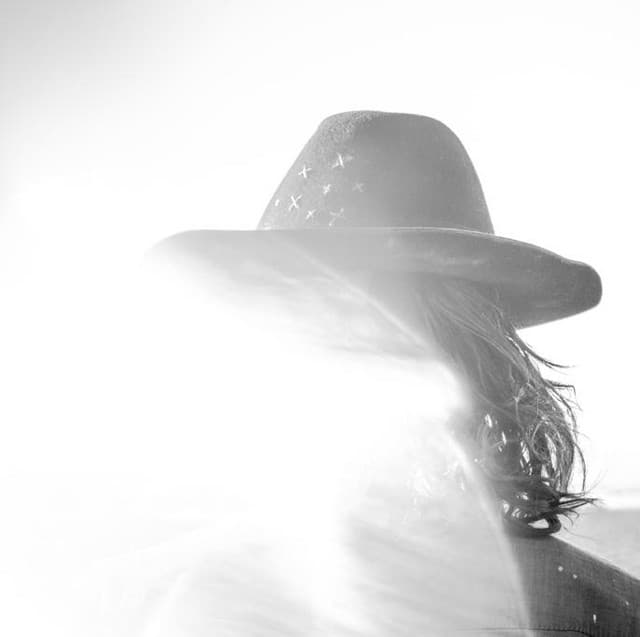 Micah P. Hinson artist profile image