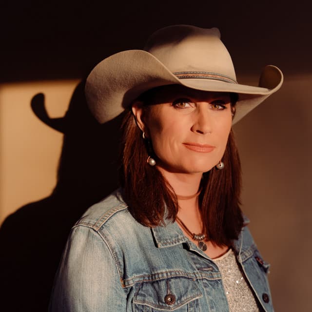 Terri Clark artist profile