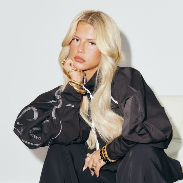 Skye Newman artist profile