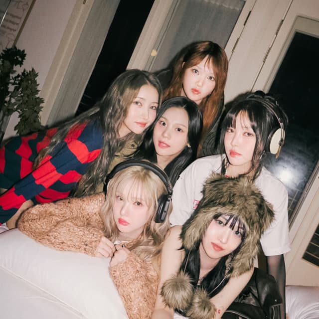 GFRIEND artist profile image
