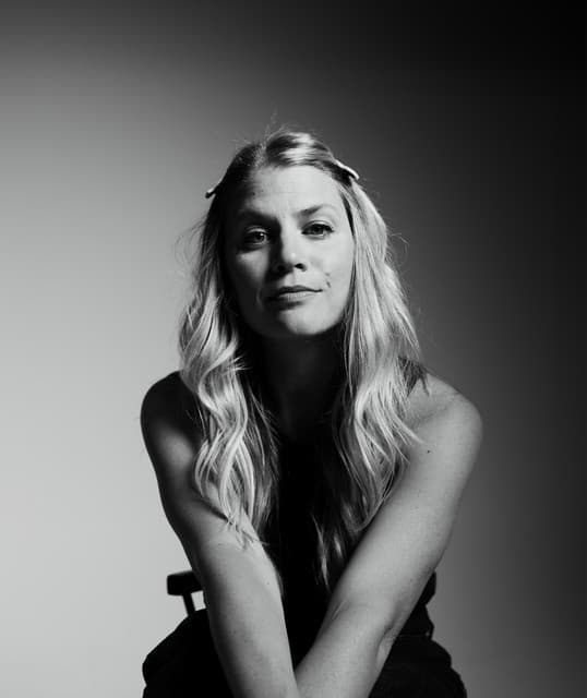 Jillian Edwards artist profile image