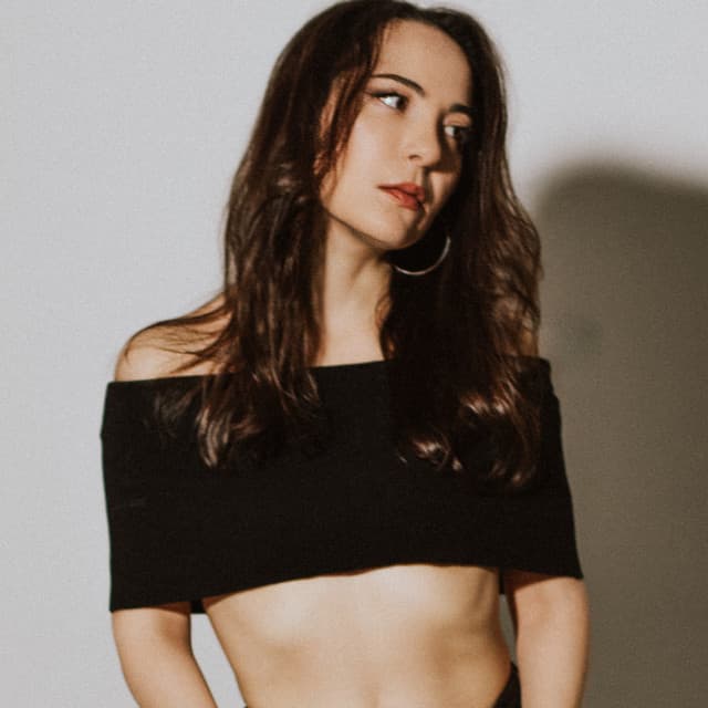 Lina Nikol artist profile image