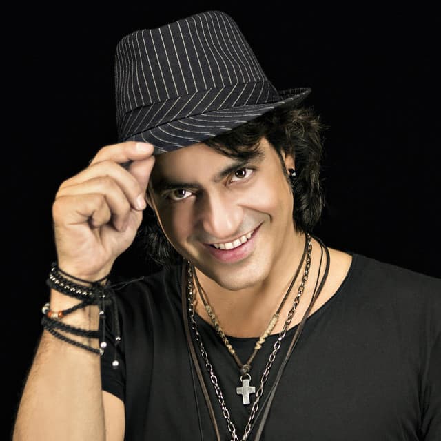 Dionisis Shinas artist profile image