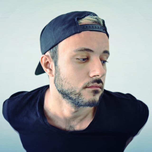 Guy Gabriel artist profile image