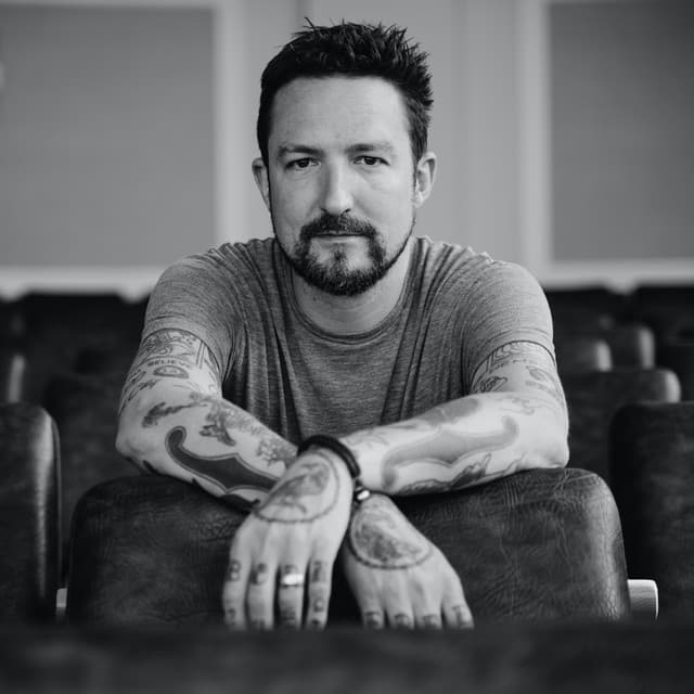 Frank Turner artist profile image