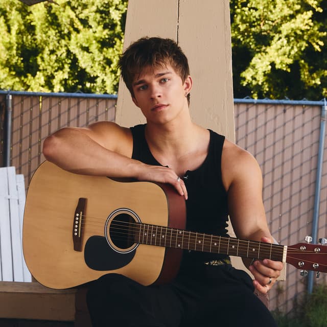 Alex Sampson artist profile image