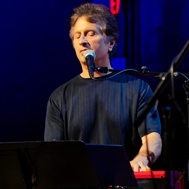 Chris Nole artist profile image