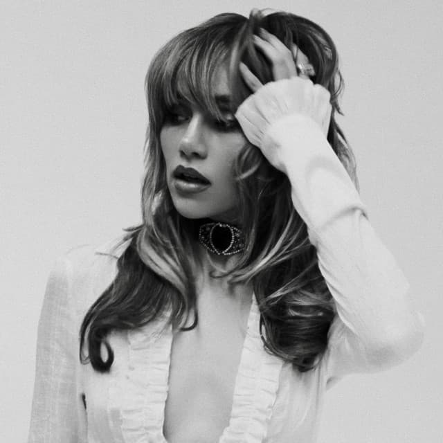 Suki Waterhouse artist profile image