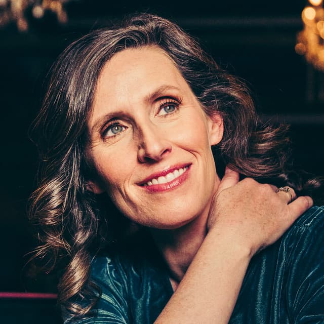 Edie Carey artist profile image
