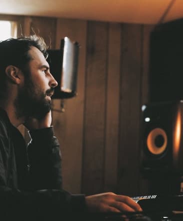 Derek Gust artist profile image