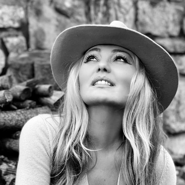 Amaia Montero artist profile image