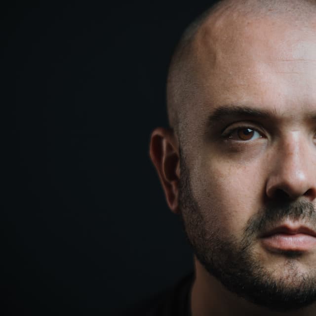 Victor Ruiz artist profile image