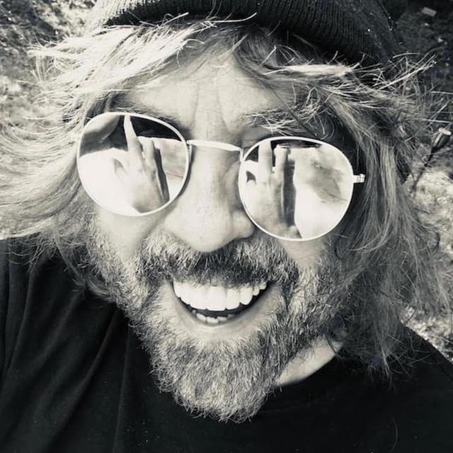 Ian McNabb artist profile