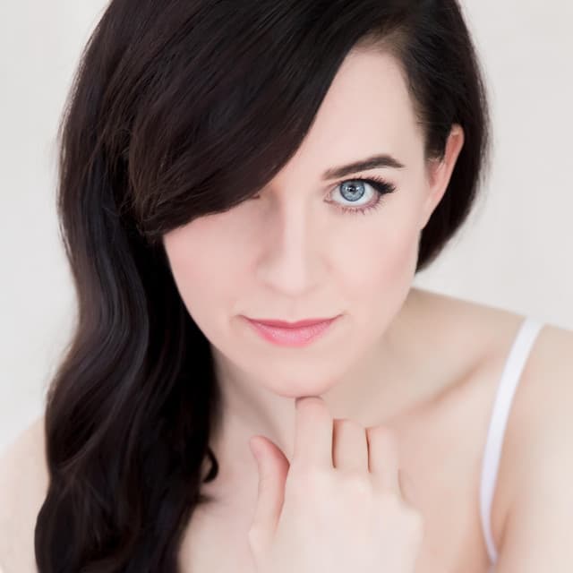 Lena Hall artist profile image