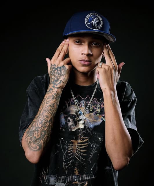 Ezzy R artist profile image