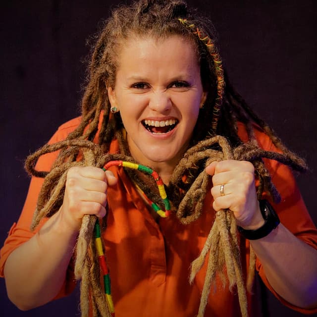 Lela Costa artist profile image