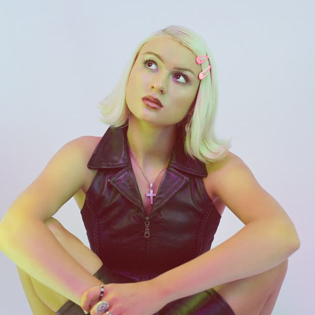 Sarah Cothran artist profile image