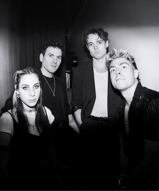 DAYTIME TV artist profile image