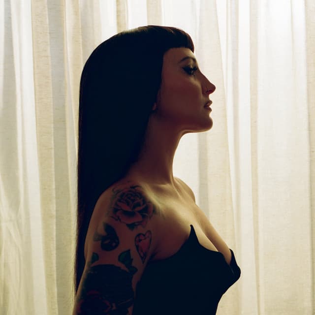 Julia Michaels's artist profile image