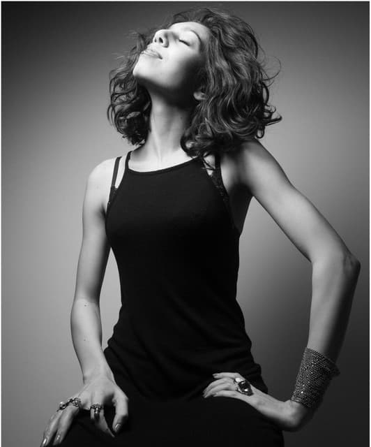 Alyssa Mendonsa artist profile image