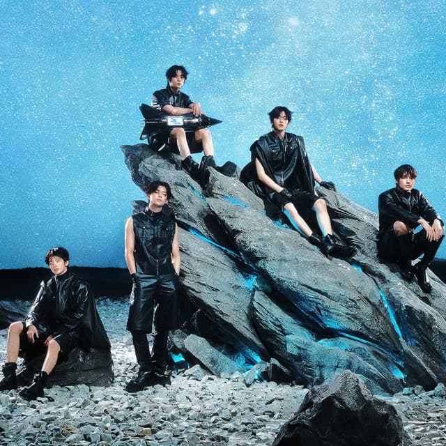 TOMORROW X TOGETHER artist profile image
