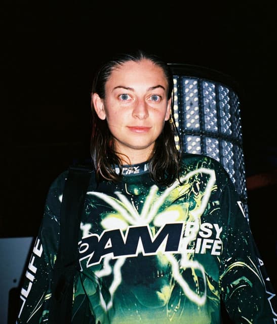 Bella Claxton artist profile