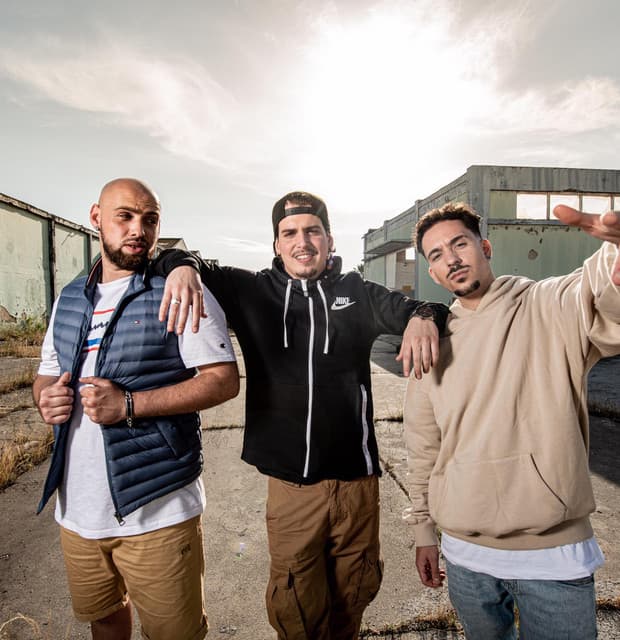 Double Trouble artist profile image