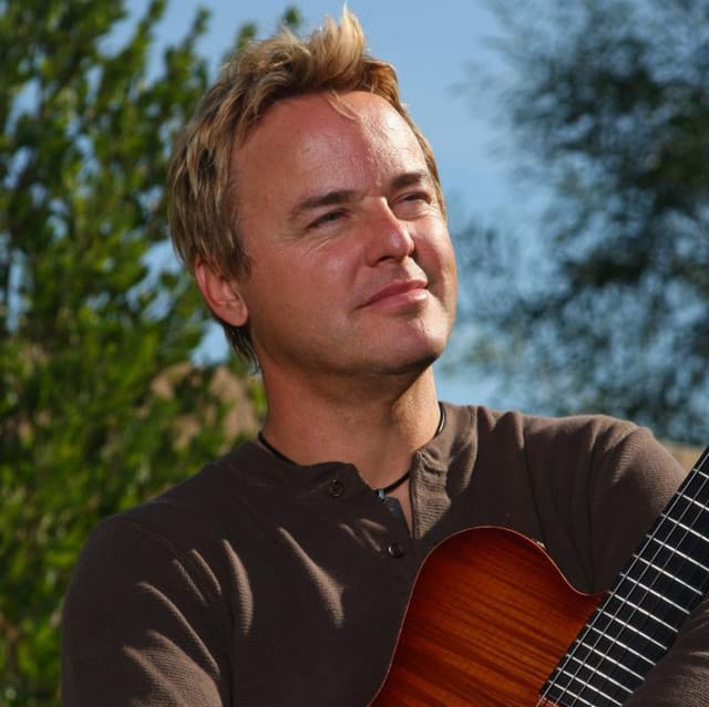 Steve Oliver artist profile image