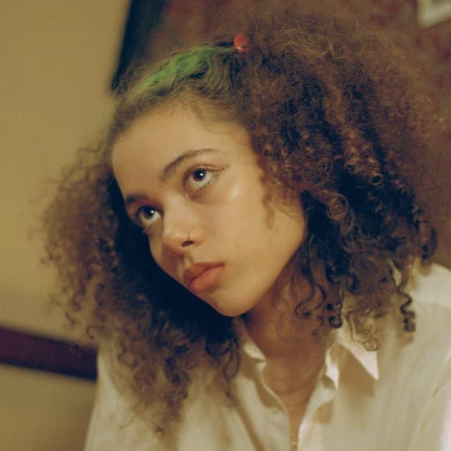 Isa Reyes artist profile image