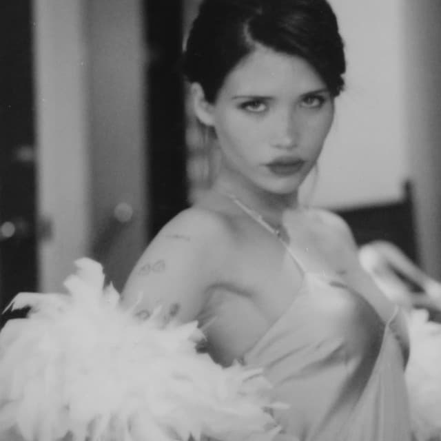 Nessa Barrett's artist profile image