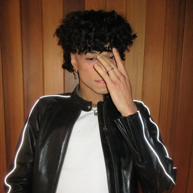 Larray artist profile image