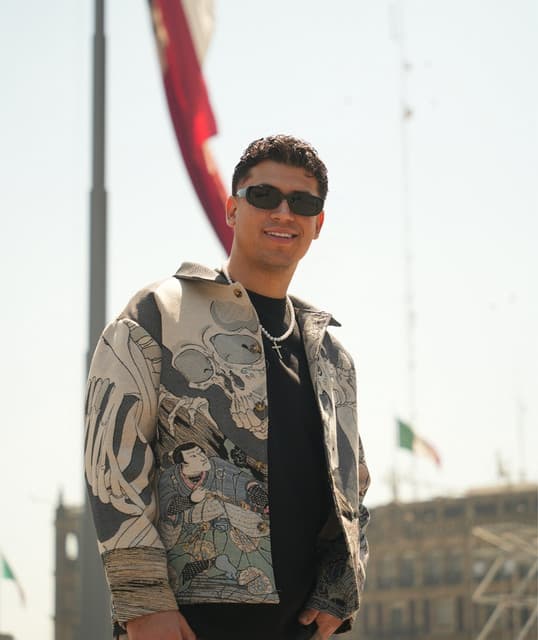 Ivan Davalos artist profile image