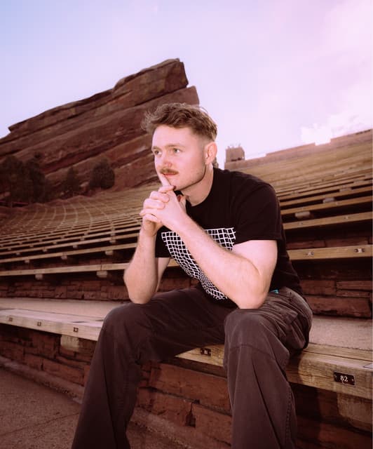 AVELLO artist profile image