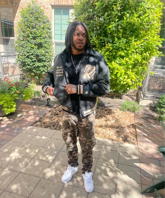 Mell Makavell artist profile image