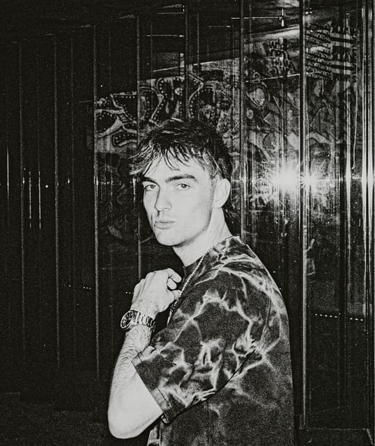 Sam Girling's artist profile image