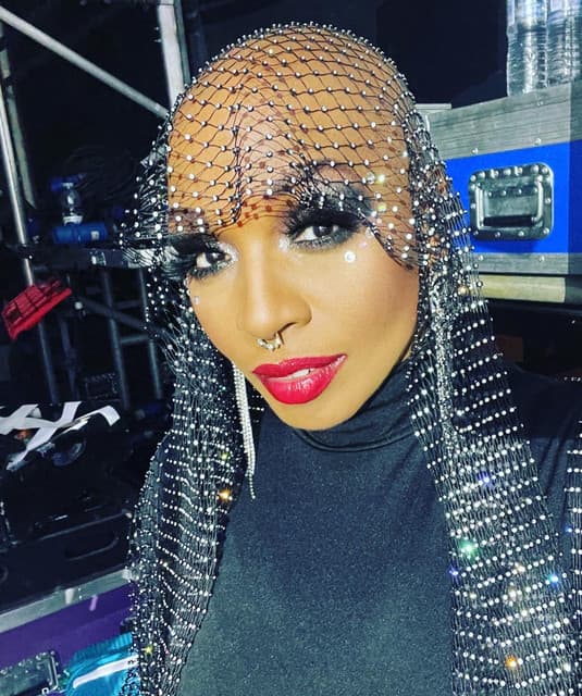 Janice Robinson artist profile