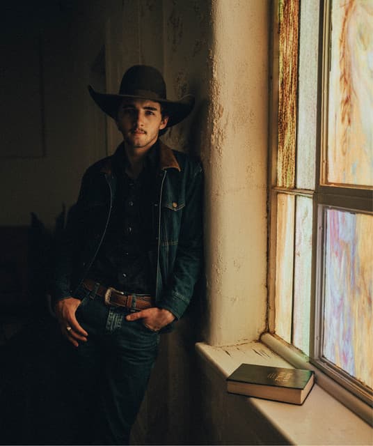 Kade Hoffman artist profile image