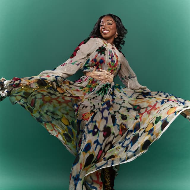 Estelle artist profile image