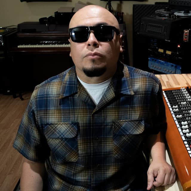 Roger Rivas artist profile image