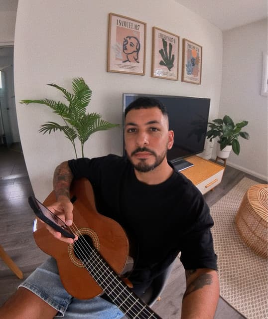 GONZO HERNAN artist profile image